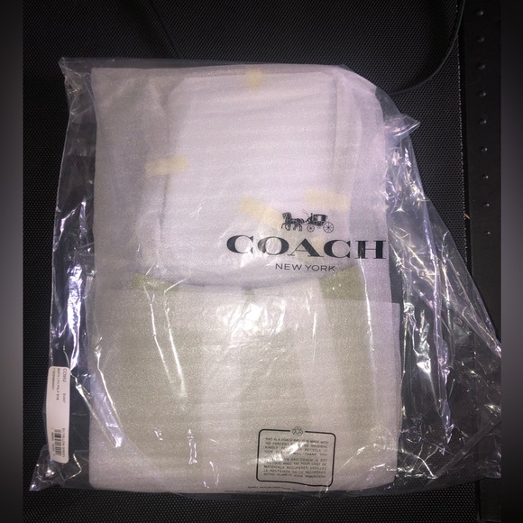 Coach Green Shoulder Bag - Tags on & Still in Wrapping - Picture 6 of 8